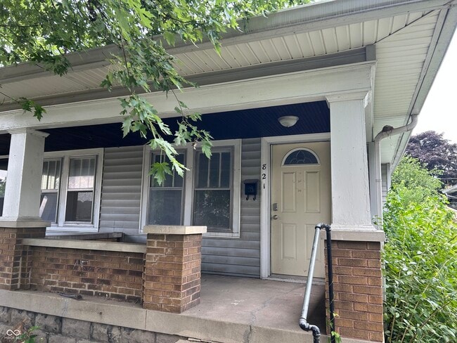 Photo - 821 N Bradley Ave House