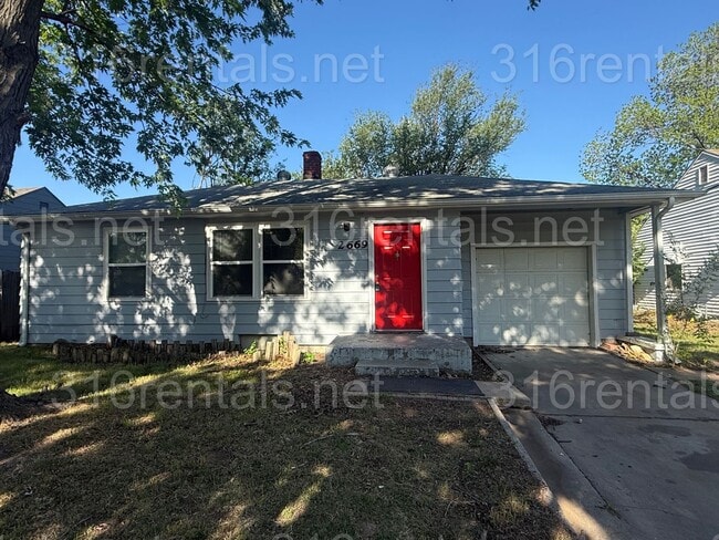 Building Photo - $1400 - 3 bedroom / 1 bathroom - Single Family Home