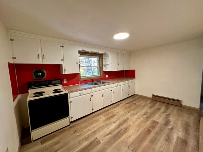 Photo - 340 Twin County Rd