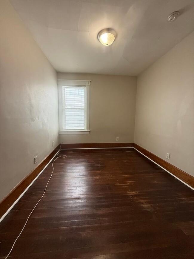 Photo - 353 Division St Unit 353 Division St, Apt 2, Amsterdam, NY 12010