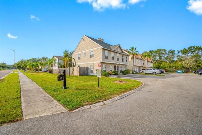 Photo - 128 Douglas Rd W