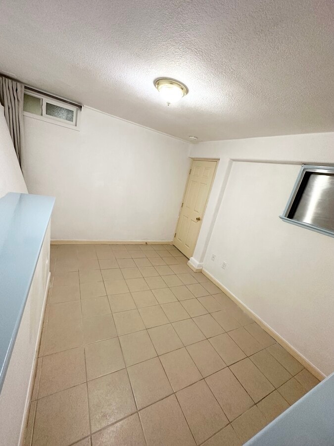 Photo - 366 Ralston St