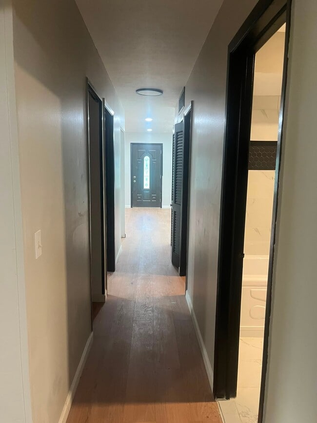 Photo - 7004 Roe Blvd