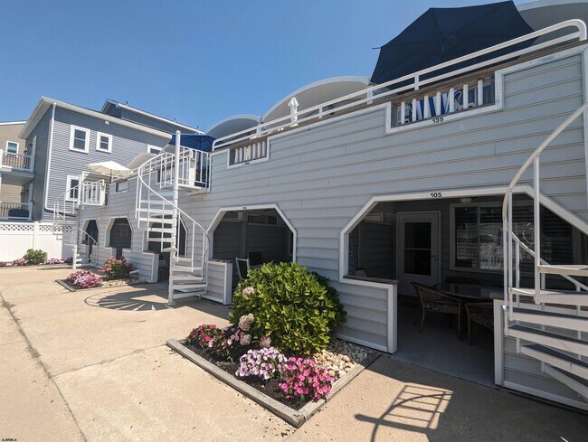 Photo - 9510 Amherst Ave Unit 135