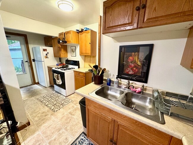 Photo - 103 Luton Ave SE Unidad 2