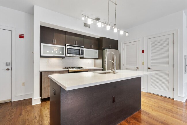 Photo - 635 6th St Unidad 2C