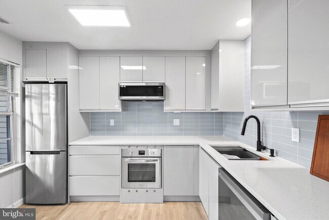 Photo - 12 Rev William L Powell Dr