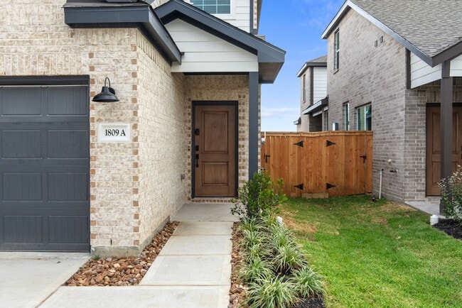 Photo - Elevated Living in Sundera at River Ranch | 4 Weeks Free