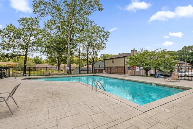 Fairfax Manor Townhomes