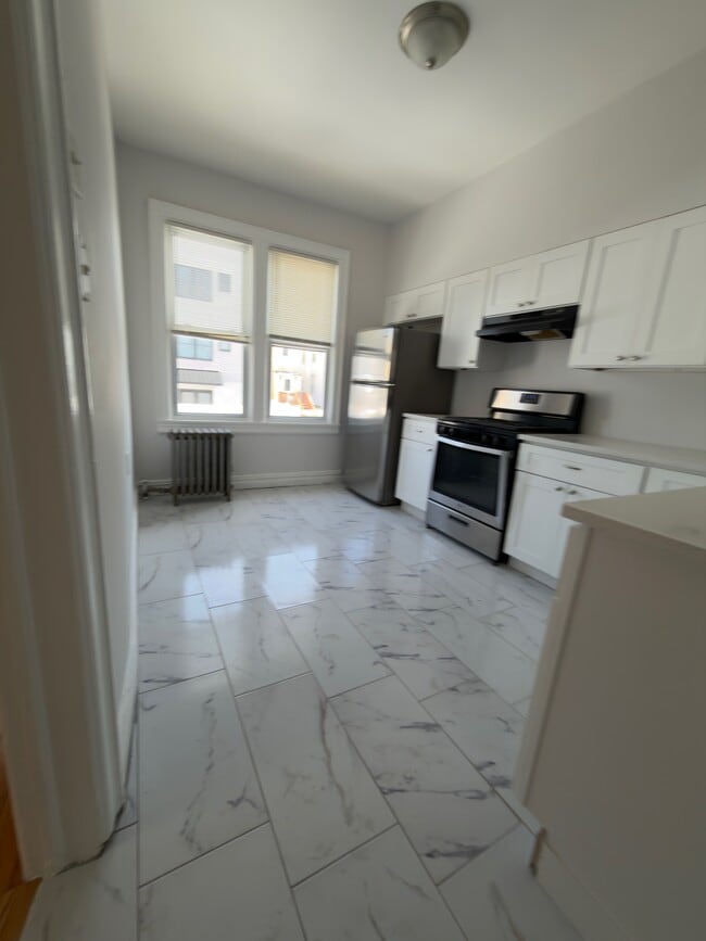 Building Photo - 276 Winfield Ave Unit 2