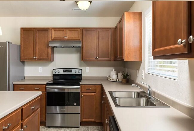 Photo - Newer 2000 sq ft 4 bedroom home for Lease