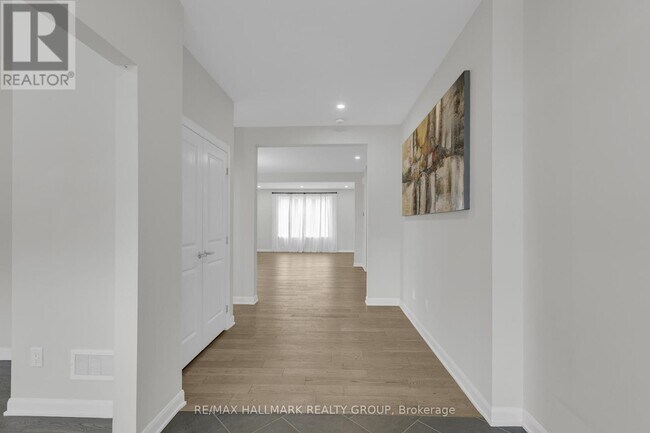 Photo - 173 Lynn Coulter St
