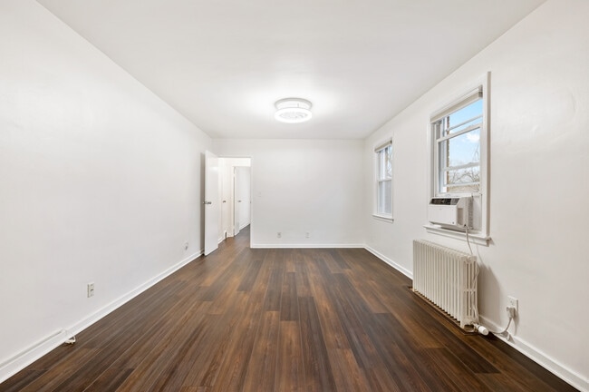 Photo - 836 Thorn St