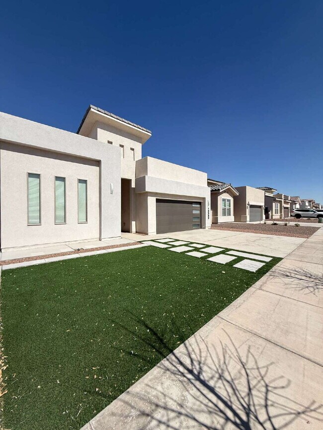 Photo - 13389 Carterton Ave