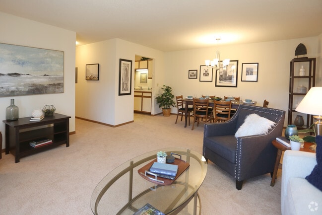 2 BD 2BA 960 Sq Ft. - Coventry Court Townhomes