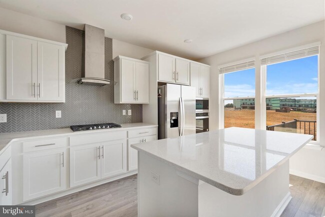 Photo - 877 Amity St