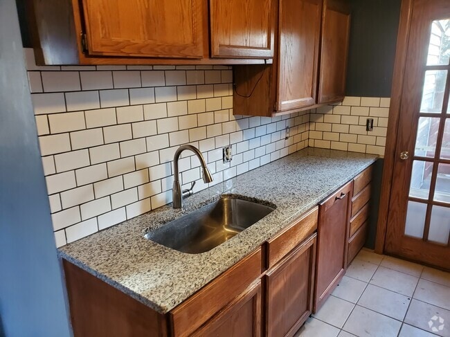 Building Photo - 616 Fillmore st ne Unit 616 Rental