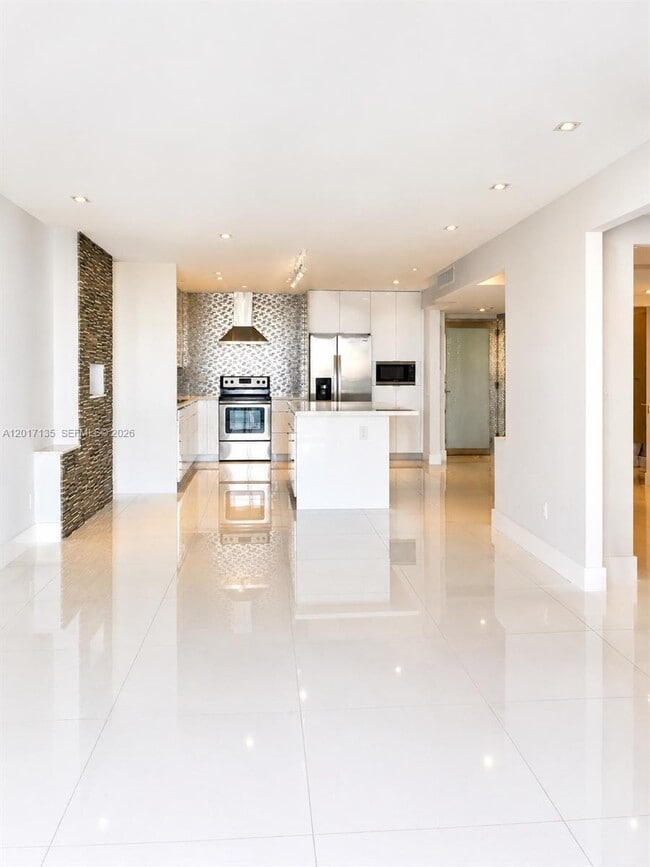 Photo - 19390 Collins Ave Unit 907