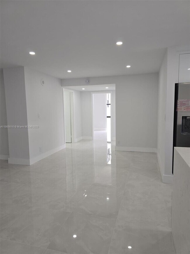 Photo - 17021 N Bay Rd Unit 601