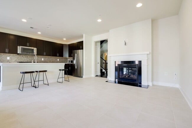 Photo - Updated 3br/2.5ba Condo Townhome Alexandria Walk to Metro