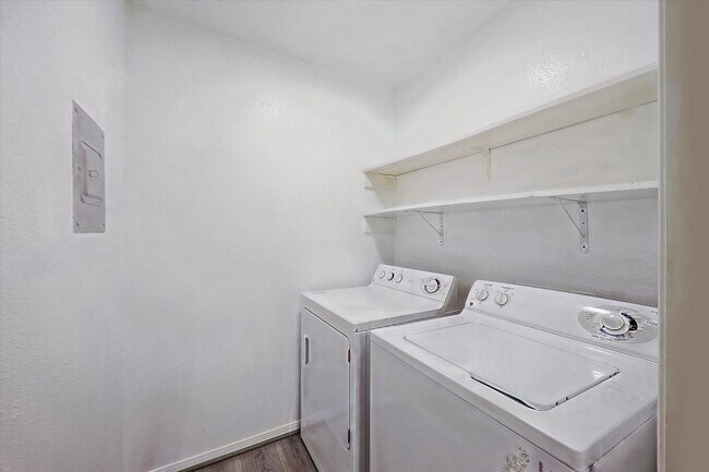 Photo - 6606 De Moss Dr Unit 804