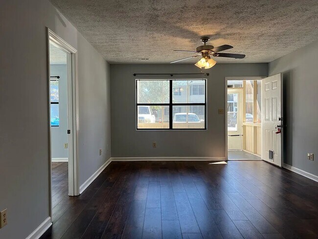 1240 Shalom Dr