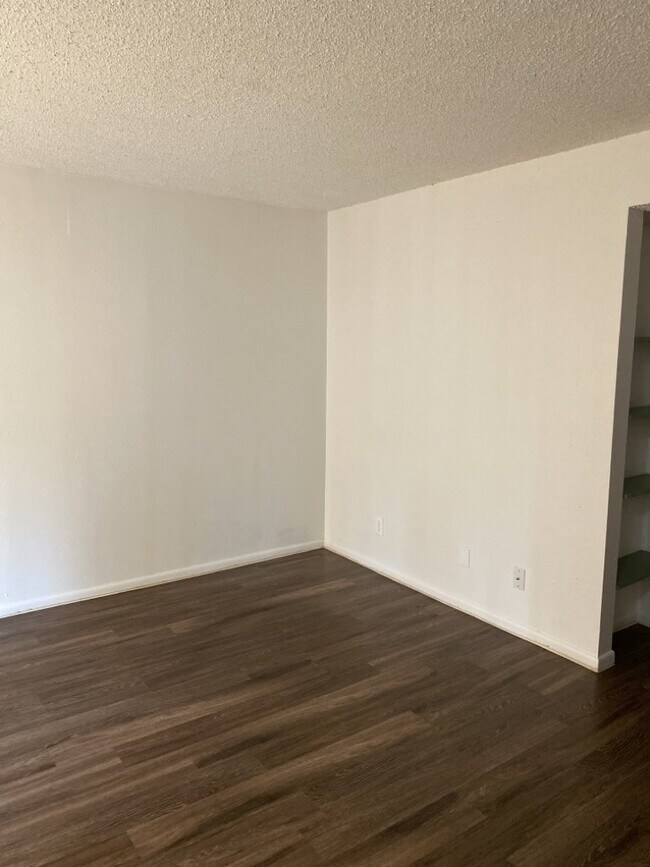 Charming 1BR/1BA in great location! Don't Apartment Unit 722