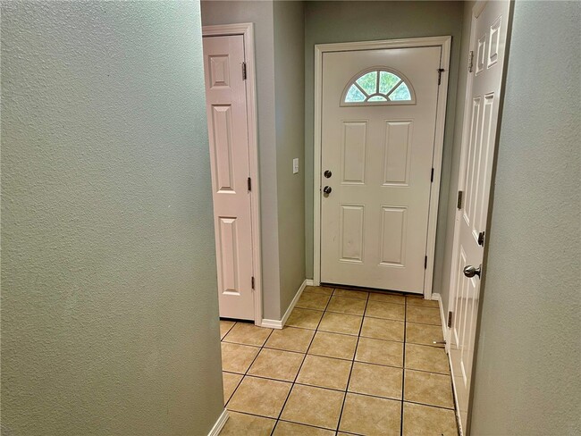 Photo - 1460 W Jct St