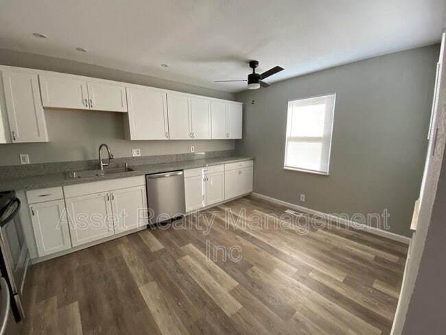 Photo - 718 Shadycrest Dr