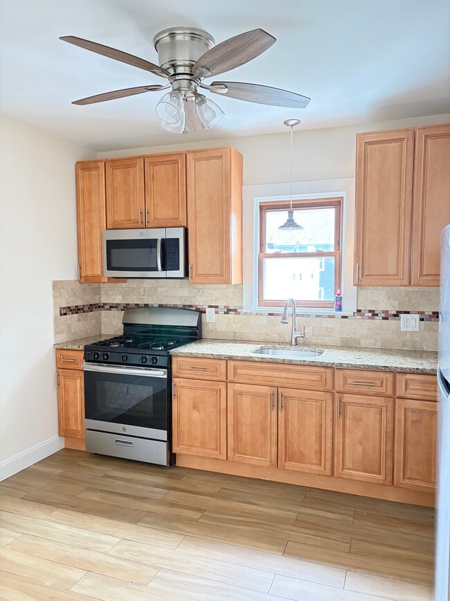 Photo - 30 Elm St Unit 2