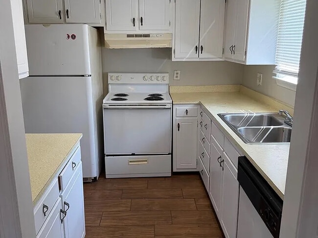 Room in Townhome on W Front St
