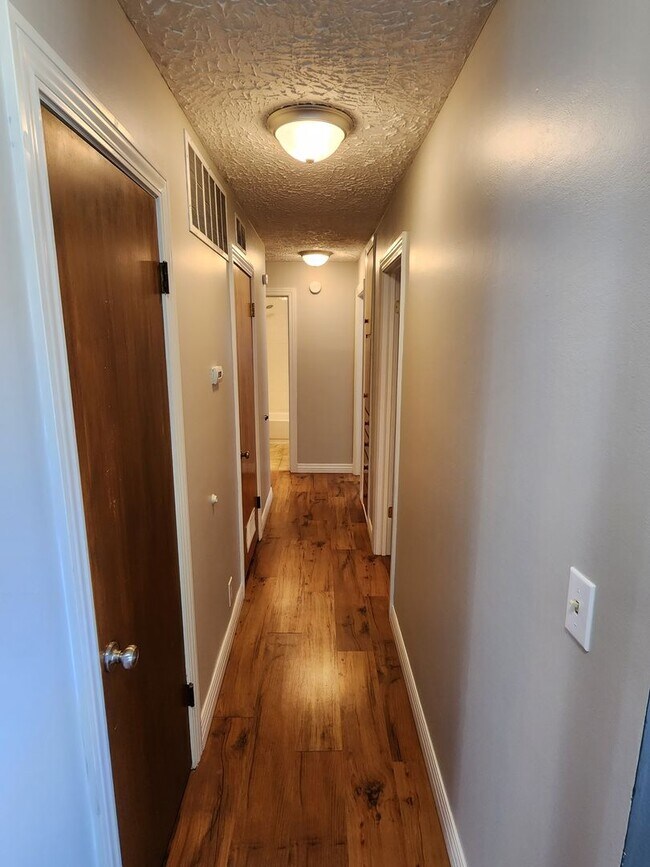 Photo - 318 W Feather Pl