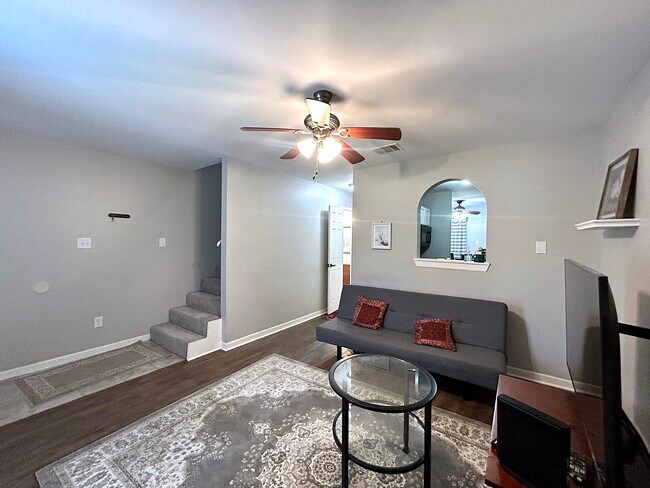 Photo - 1902 Dartmouth St