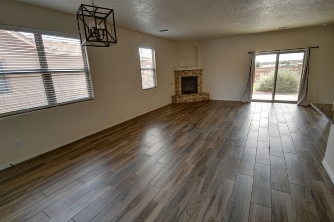 Photo - AMAZING MULTI GENERATIONAL 4 BEDROOM (with 2 Primary Suites-one up stairs and one down)