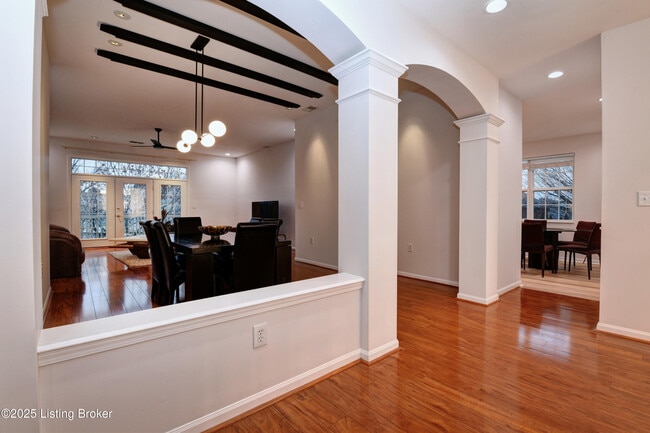 Photo - 5028 Ardossan Square