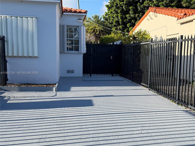 Photo - 1765 SW 21st St Unit 2