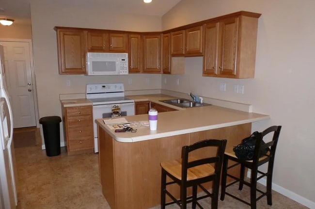 Photo - 208 Redbud Dr