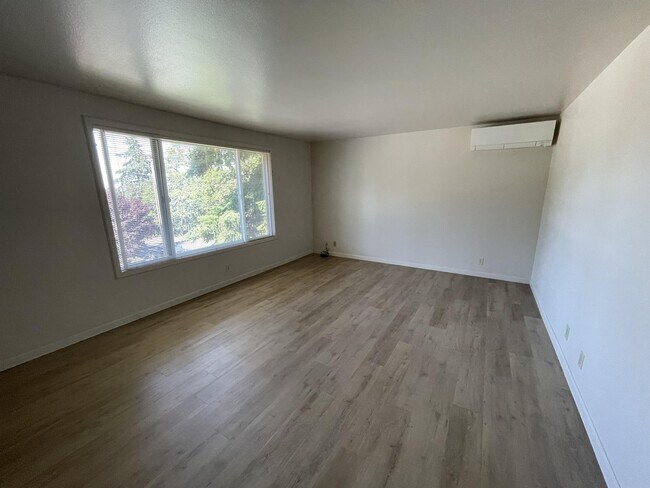 Photo - 1710 Graham Dr Unit 1710
