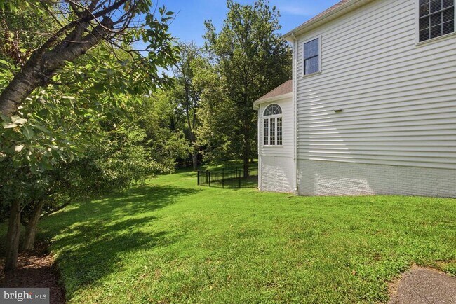 Photo - 14140 Seneca Rd