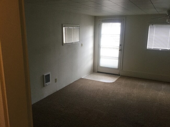 Photo - 1010 E 2nd St