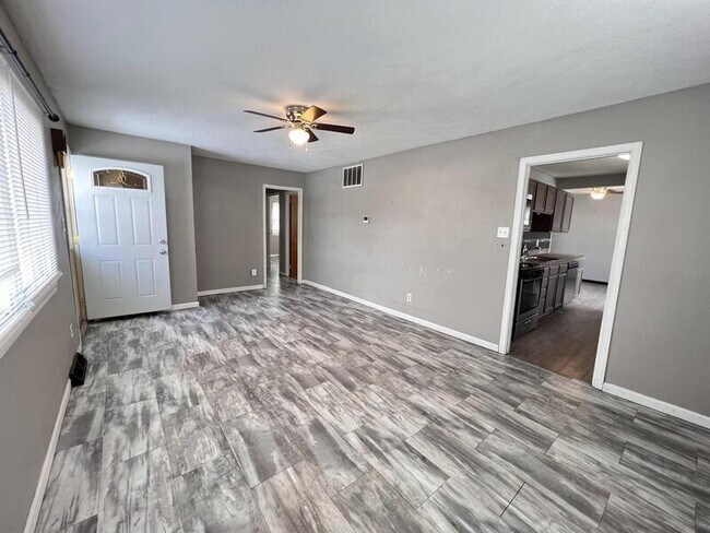 Photo - 2400 Wisconsin St SW