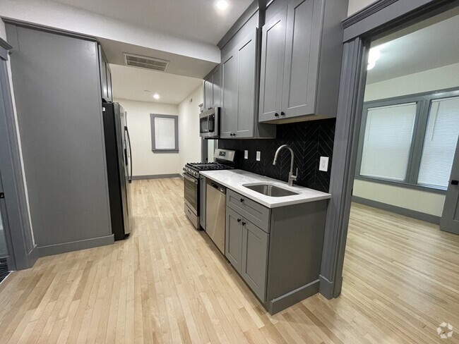 Building Photo - 41 Long Ave Unit 2 Rental