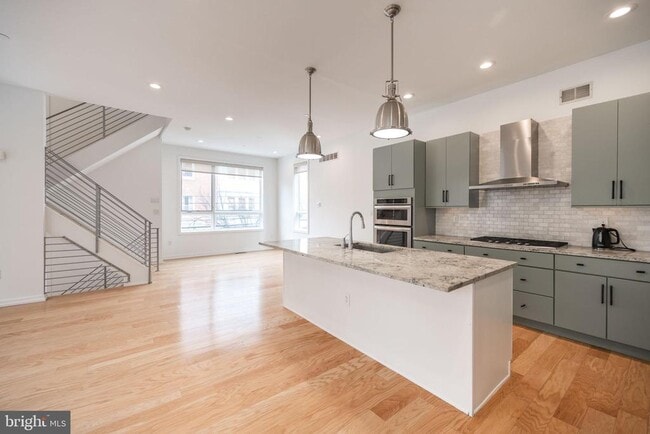 Building Photo - 444 Fairmount Ave