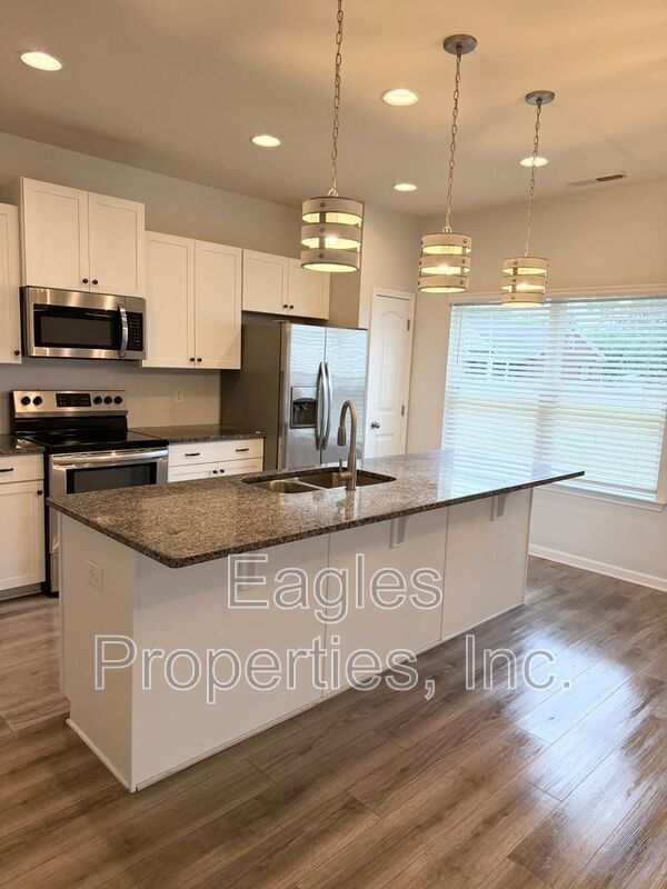 Photo - 207 Timberline Oak Dr