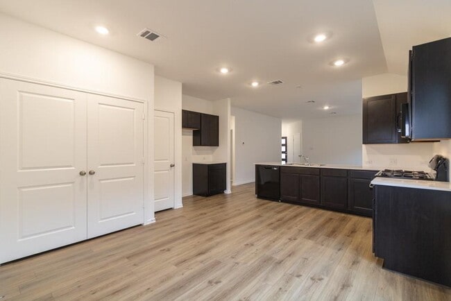 Photo - 309 Canley Lp