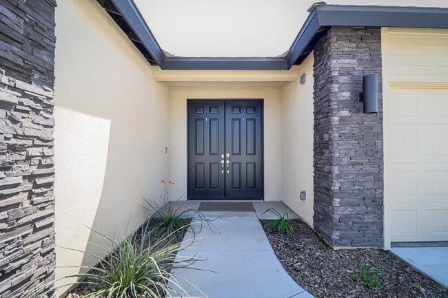 Photo - 15017 Maryvale Ave