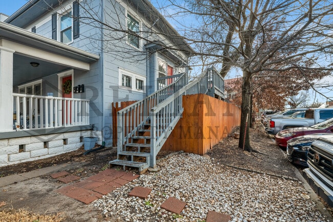 Building Photo - 3321 E Victor St Unit 2 - 1