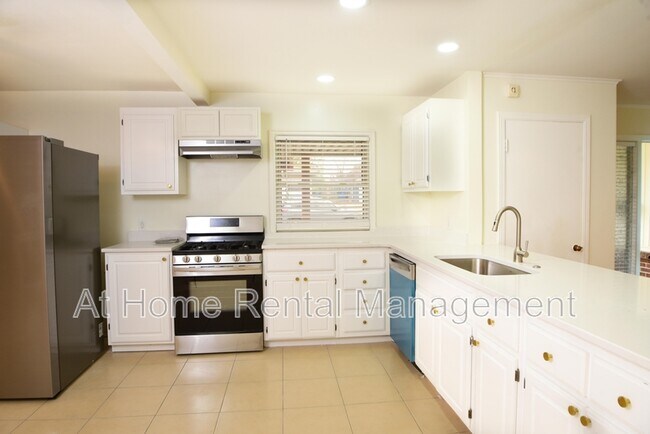 Photo - 3522 S Toledo Ave