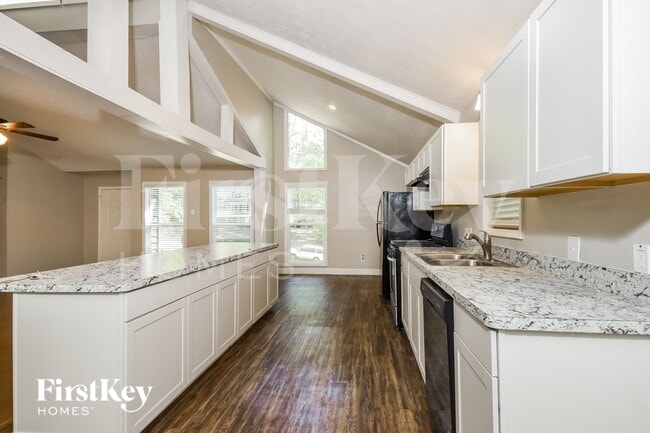 Photo - 756 Cedar Creek Way
