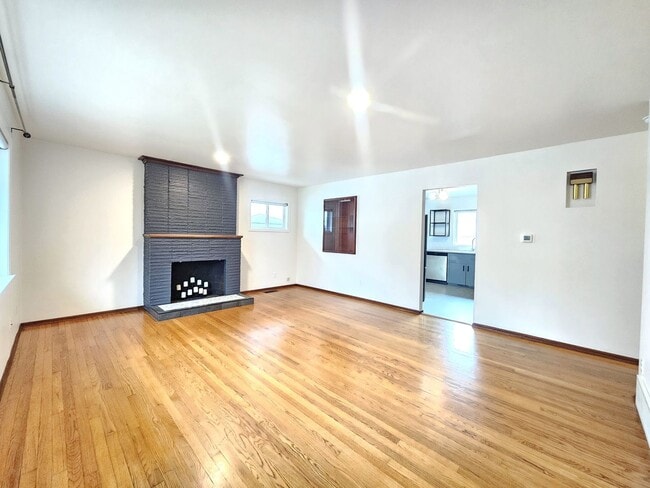 Photo - $2,300 - 3 Bed / 2 Bath Rancher Home in Perry District